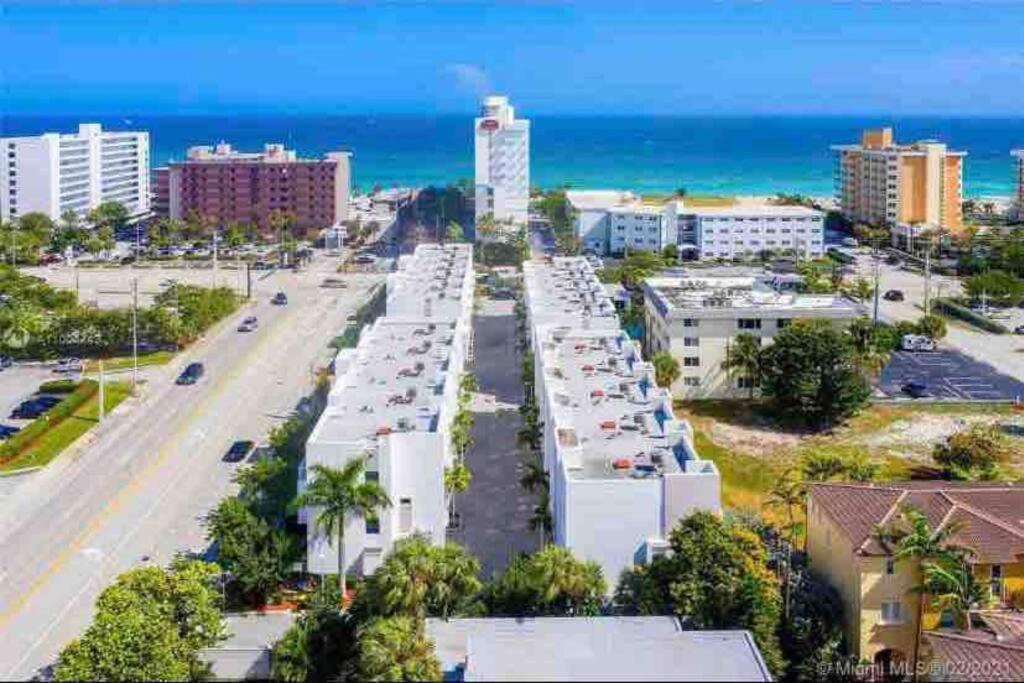 Across The Ocean Few Steps To Beach Contemporary Three Bedroom Townhouse بومبانو بيتش المظهر الخارجي الصورة