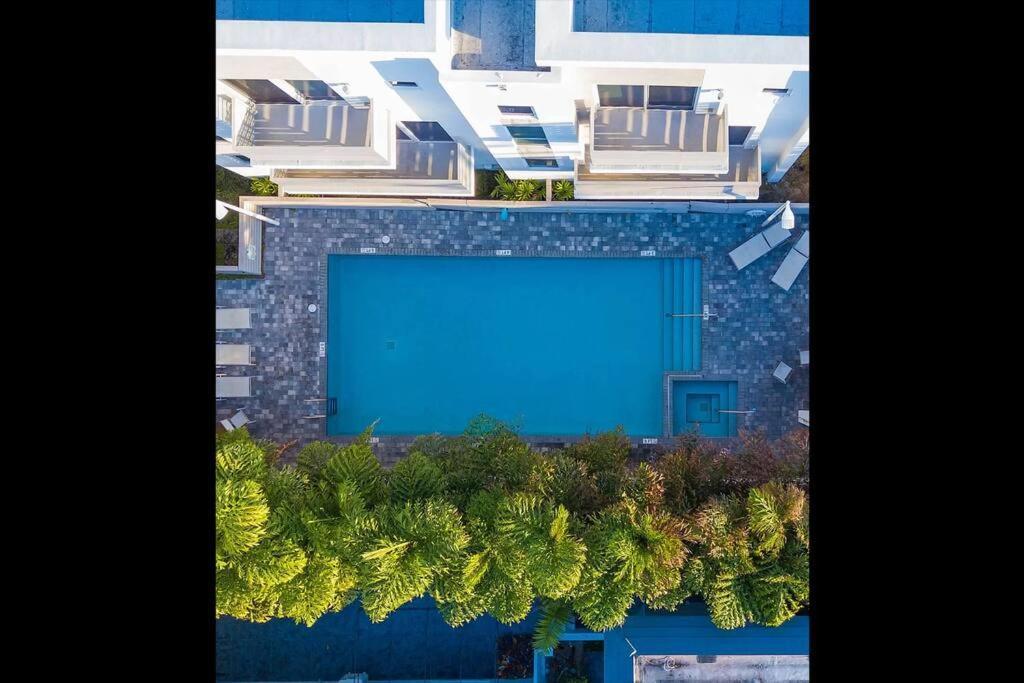 Across The Ocean Few Steps To Beach Contemporary Three Bedroom Townhouse بومبانو بيتش المظهر الخارجي الصورة