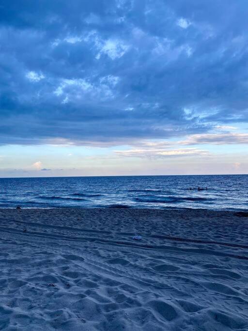 Across The Ocean Few Steps To Beach Contemporary Three Bedroom Townhouse بومبانو بيتش المظهر الخارجي الصورة