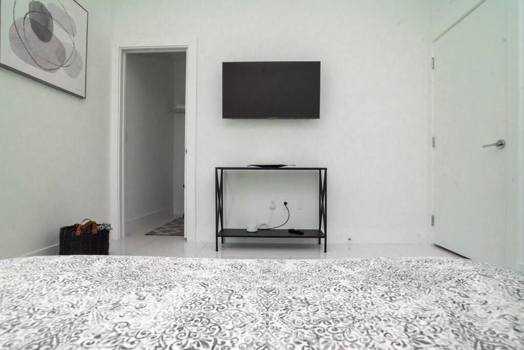 Across The Ocean Few Steps To Beach Contemporary Three Bedroom Townhouse بومبانو بيتش المظهر الخارجي الصورة