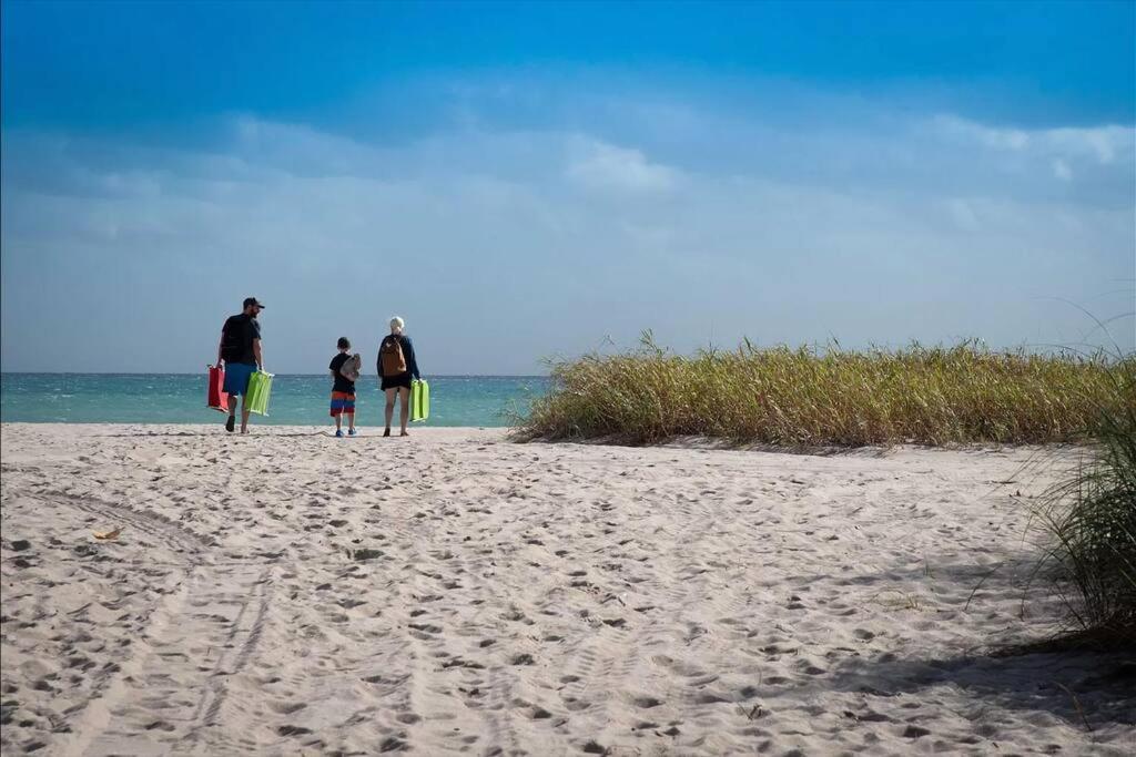 Across The Ocean Few Steps To Beach Contemporary Three Bedroom Townhouse بومبانو بيتش المظهر الخارجي الصورة